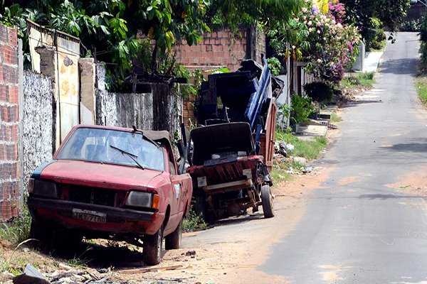 Veículos abandonados nas vias de Contagem serão recolhidos