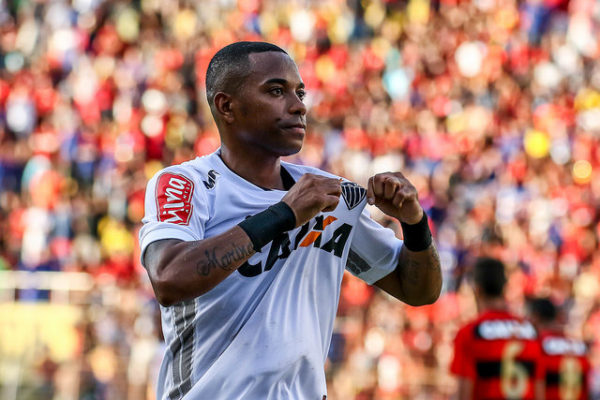 Atlético não segura placar e empata com o Sport por 4 a 4, em Recife