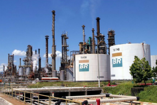 Petrobras anuncia aumento de 1,07% para gasolina; segundo do mês