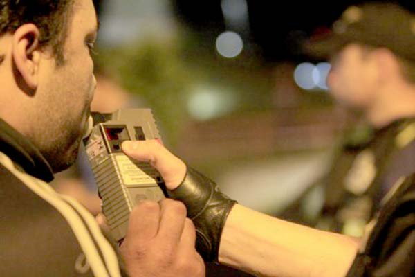 Blitzen da Lei Seca flagram dezenas de condutores alcoolizados em MG
