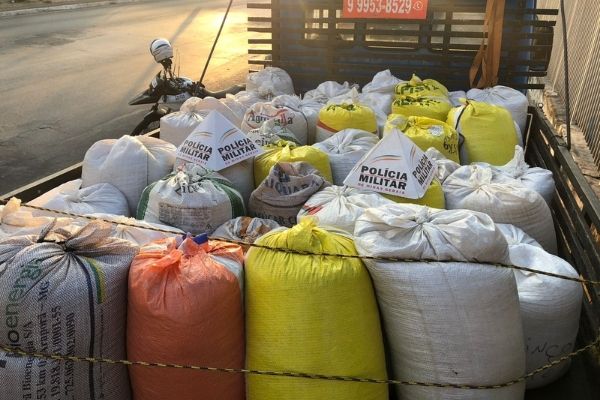 Cargas roubadas de soja são recuperadas em Contagem e BH
