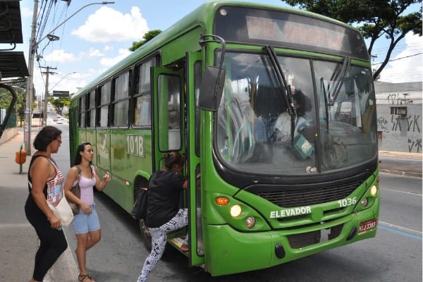 Tarifas de ônibus têm aumento de até 11% em Contagem