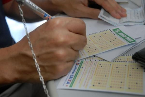 Mega-Sena sorteia prêmio acumulado de R$ 170 milhões