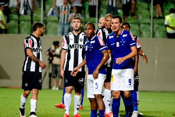 Cruzeiro vira o jogo em cima do Atlético 