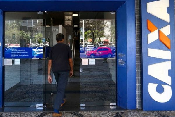 Nascidos em fevereiro podem sacar o 3º lote do Auxílio Emergencial