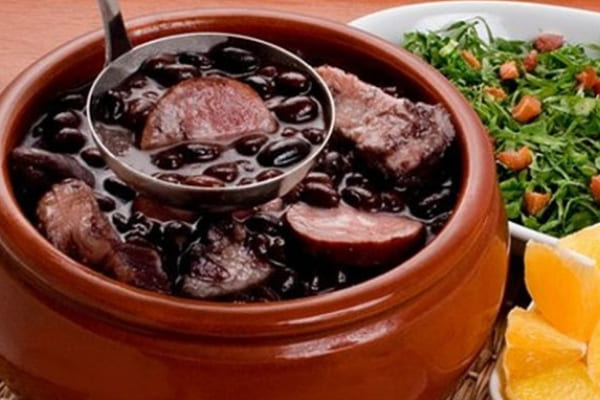 Feijoada PQN ajuda no tratamento da pequena Maju