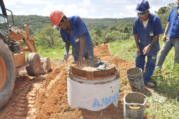 Chácaras Del Rey recebe obras de implantação de rede de esgoto