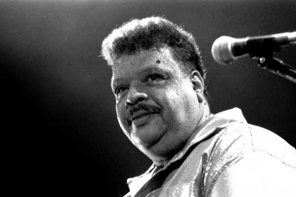 Justiça proíbe grife de vender camisetas com trechos de músicas de Tim Maia