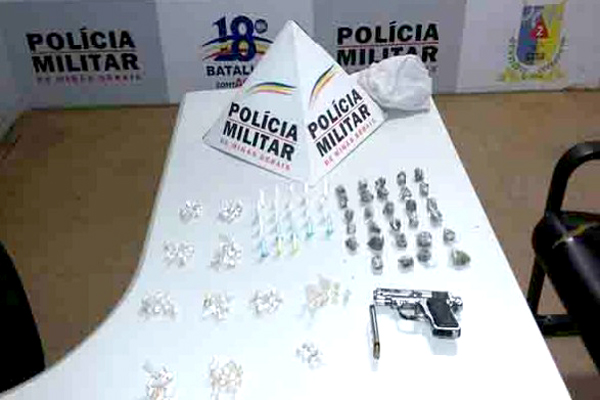 Denúncias levam PM à apreensão de drogas e arma em beco