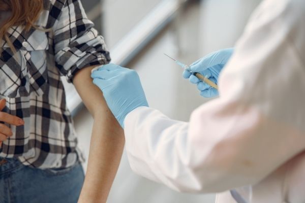Número de internados com Covid-19 caiu em Contagem