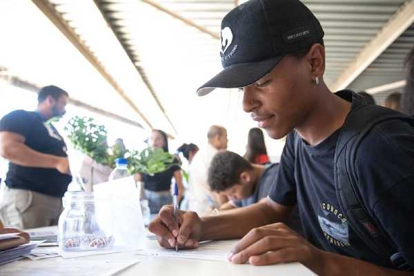 3º Feirão da Empregabilidade oferece cerca de 700 vagas de trabalho para jovens