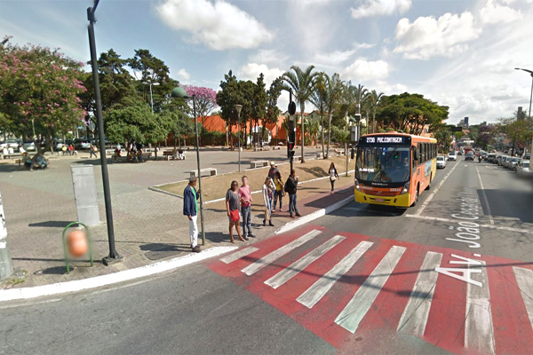 1º Ato contra o aumento das passagens de ônibus e o decreto de isenção de impostos