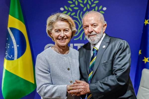 Após 25 anos de negociações, União Europeia aprova acordo histórico com Mercosul