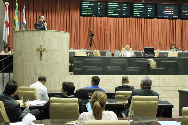 Vereadores debatem deficiência na iluminação pública de Contagem