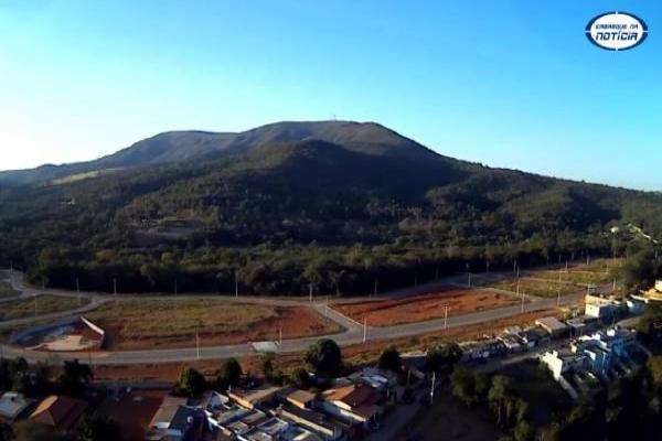 Sociedade civil denuncia desmatamento ilegal na Serra do Elefante, em Mateus Leme