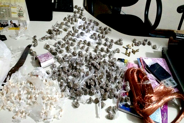 Investigação de homicídio leva polícia a suspeitos de tráfico