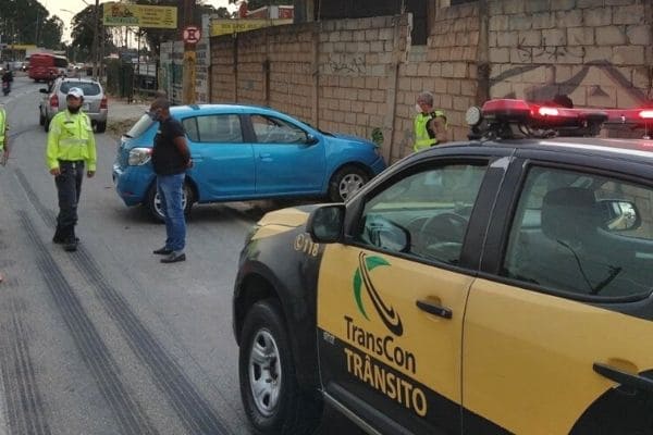 Via Expressa tem acidente com três veículos