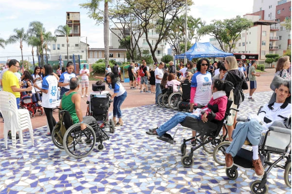 Projeto de inclusão promove colônia de férias em Contagem