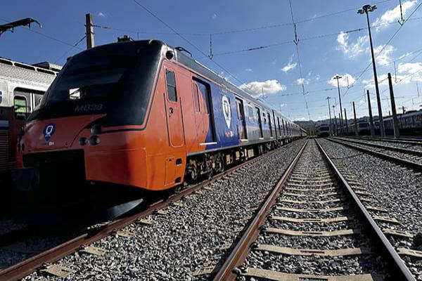 Metrô com intervalo de 15 minutos entre as viagens neste final de semana