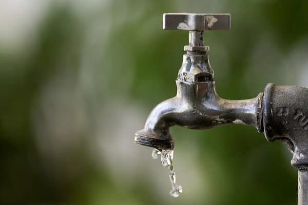 Bairros de Contagem sofrem intermitência no abastecimento de água 