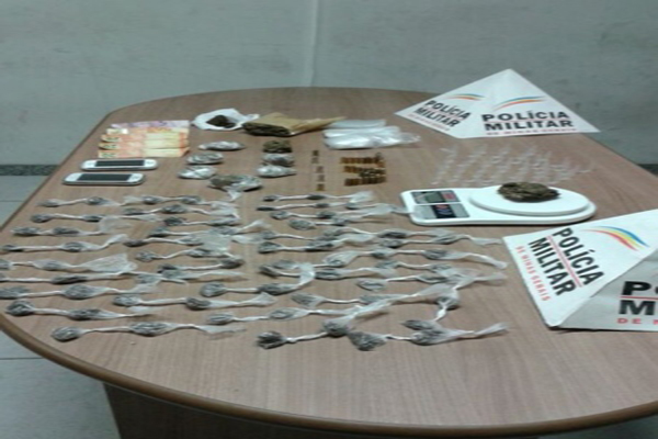 Jovens são presos por tráfico de drogas em Contagem