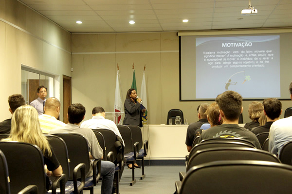CIEEMG faz palestra para alunos da Nova Faculdade 