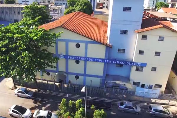 Bazar beneficente de Natal Irmão Glacus