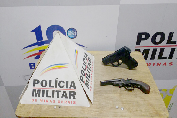 Garrucha e réplica de arma são apreendidas no bairro Beija Flor