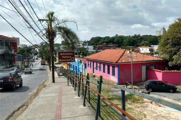 Abre e fecha no feriado de 12 de abril, em Contagem