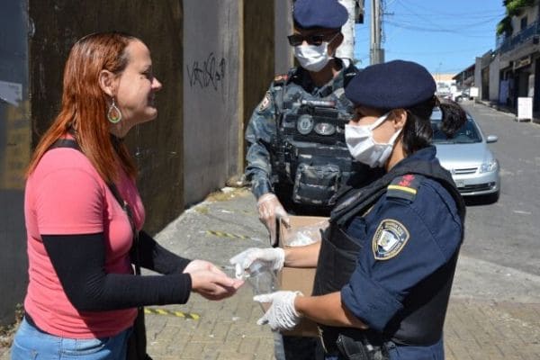 Guarda Civil fiscaliza ônibus e comércio no bairro Eldorado