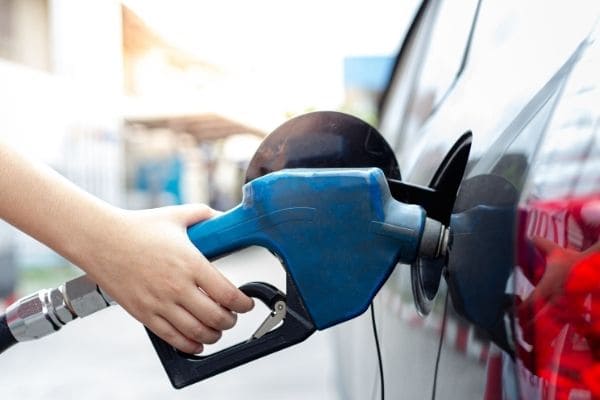 Petrobras reduz preço da gasolina em R$ 0,05 nas refinarias