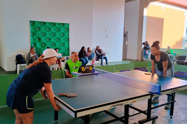 Projeto Corre Legal realiza torneio gratuito de tênis de mesa em BH
