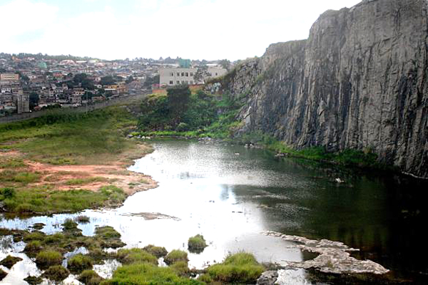 A Pedreira do Bairro Riacho: Um Criadouro de Aedes Aegypti 