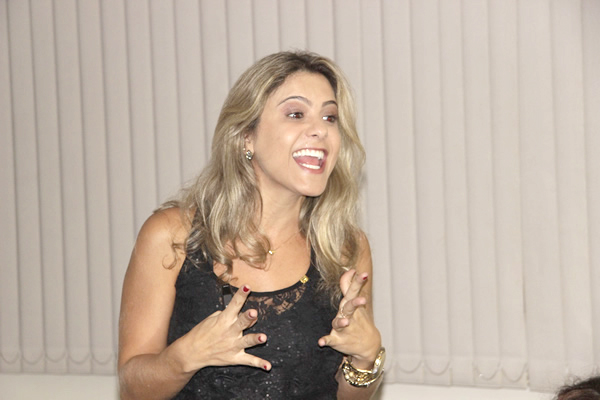 Sarah Pardini faz palestra na ACIC