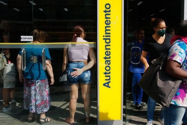 Justiça determina que bancos esclareçam propaganda enganosa