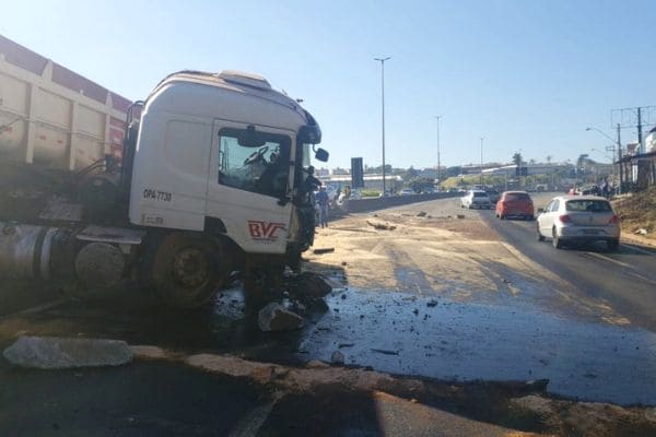 BR-381 é totalmente liberada após acidente em Contagem
