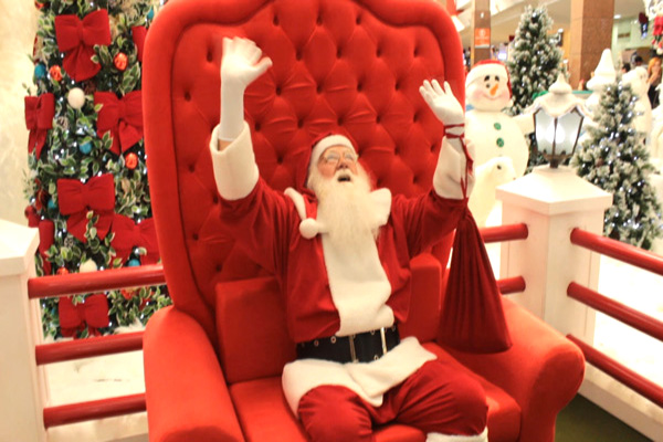 Papai Noel chega a Contagem