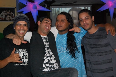 Banda Deepak se apresenta na Festa Segunda Sem Lei.