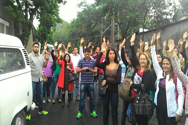 Educadores votam contra a criação de novo sindicato da categoria