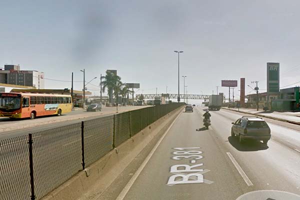 Acidente interdita BR-381, em Betim