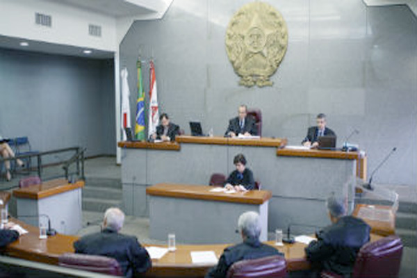 Tribunal multa 53 prefeitos que não prestaram contas