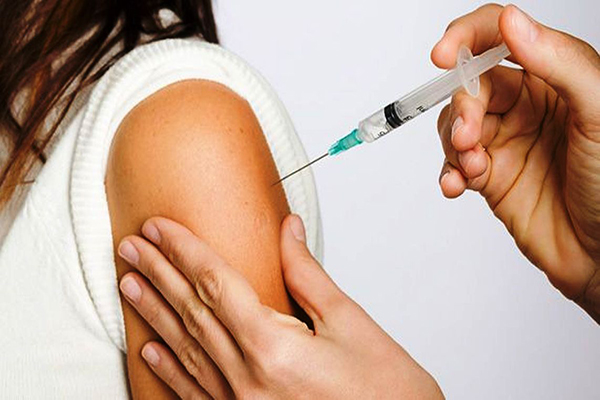 Anvisa libera vacinação em farmácias de todo o país