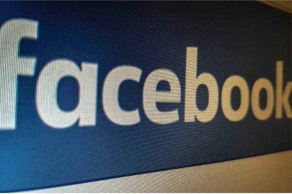 Mudança em servidor causou instabilidade, diz Facebook