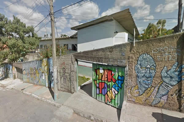 Elevador cai e fere duas pessoas na escola municipal em Contagem