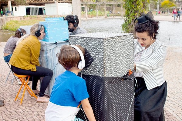Mostra de Teatro Lambe Lambe é exibida em praça do Riacho