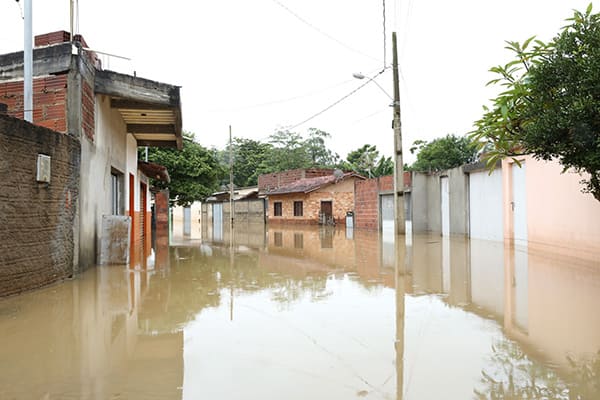 Decretado situação de emergência em dezenas de municípios afetados pelas chuvas no Estado