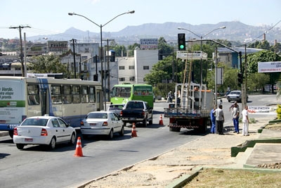 Congestionamentos irritam os motoristas.