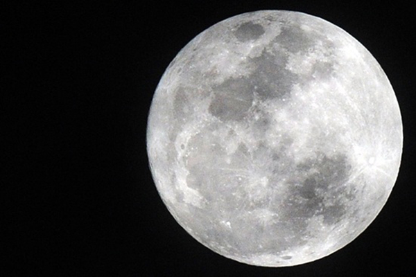 Rússia começa a selecionar astronautas para voos à Lua