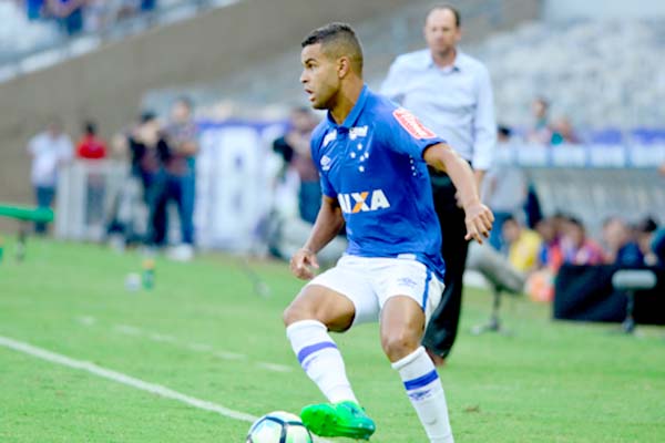 Cruzeiro estreia com vitória no Campeonato Brasileiro