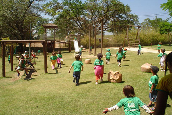 Vale Verde resgata brincadeiras antigas durante as férias